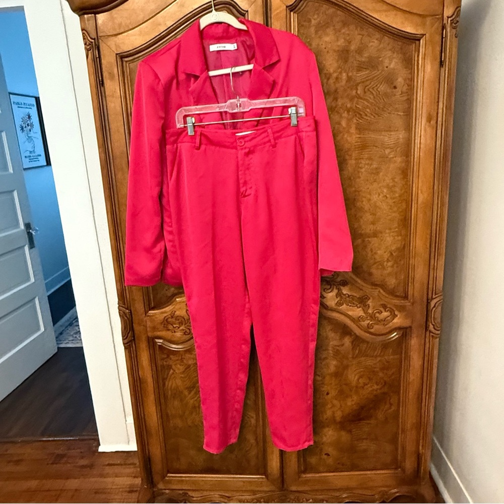 Never worn JustFab‎ Vibrant Pink Pantsuit - Picture 7 of 8